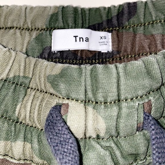 TNA Alix Pant (Camo Cargo) - Picture 4 of 4